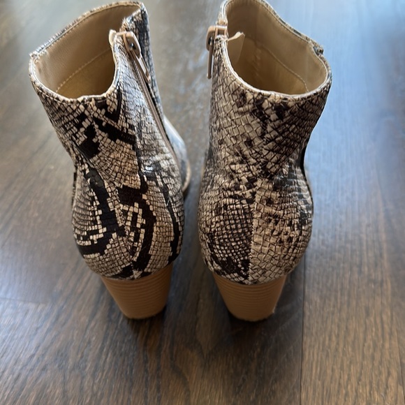 coconuts by matisse booties - Picture 3 of 4